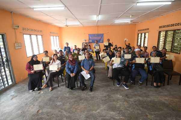 Universiti Putra Malaysia Community Service Program: Control of “Ikan Bandaraya” in Kampung Pasir Baru, Semenyih, Selangor